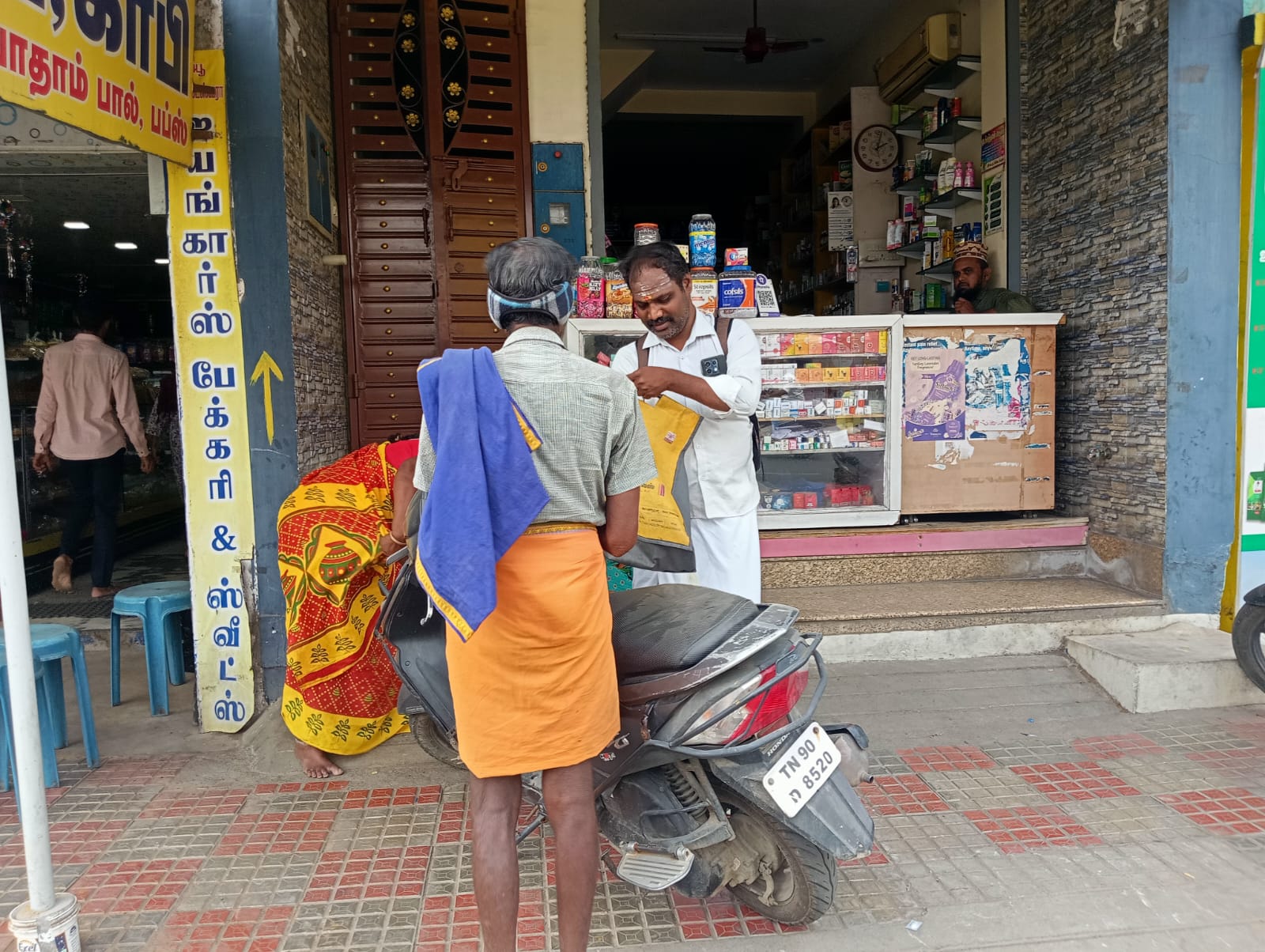 02-03-2026 அன்று Flowrish Foundation சார்பில் அன்னதானம் சிறப்பாக நடைபெற்றது.