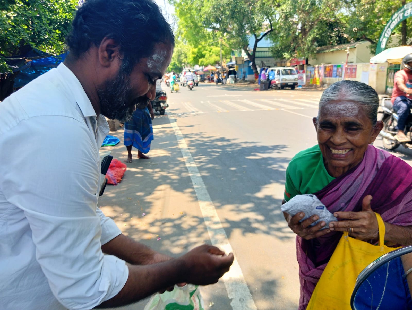 03-04-2026 – Mrs Sangeetha பிறந்தநாளை முன்னிட்டு Flowrish Foundation இணைந்து நடத்திய அன்னதான விழா