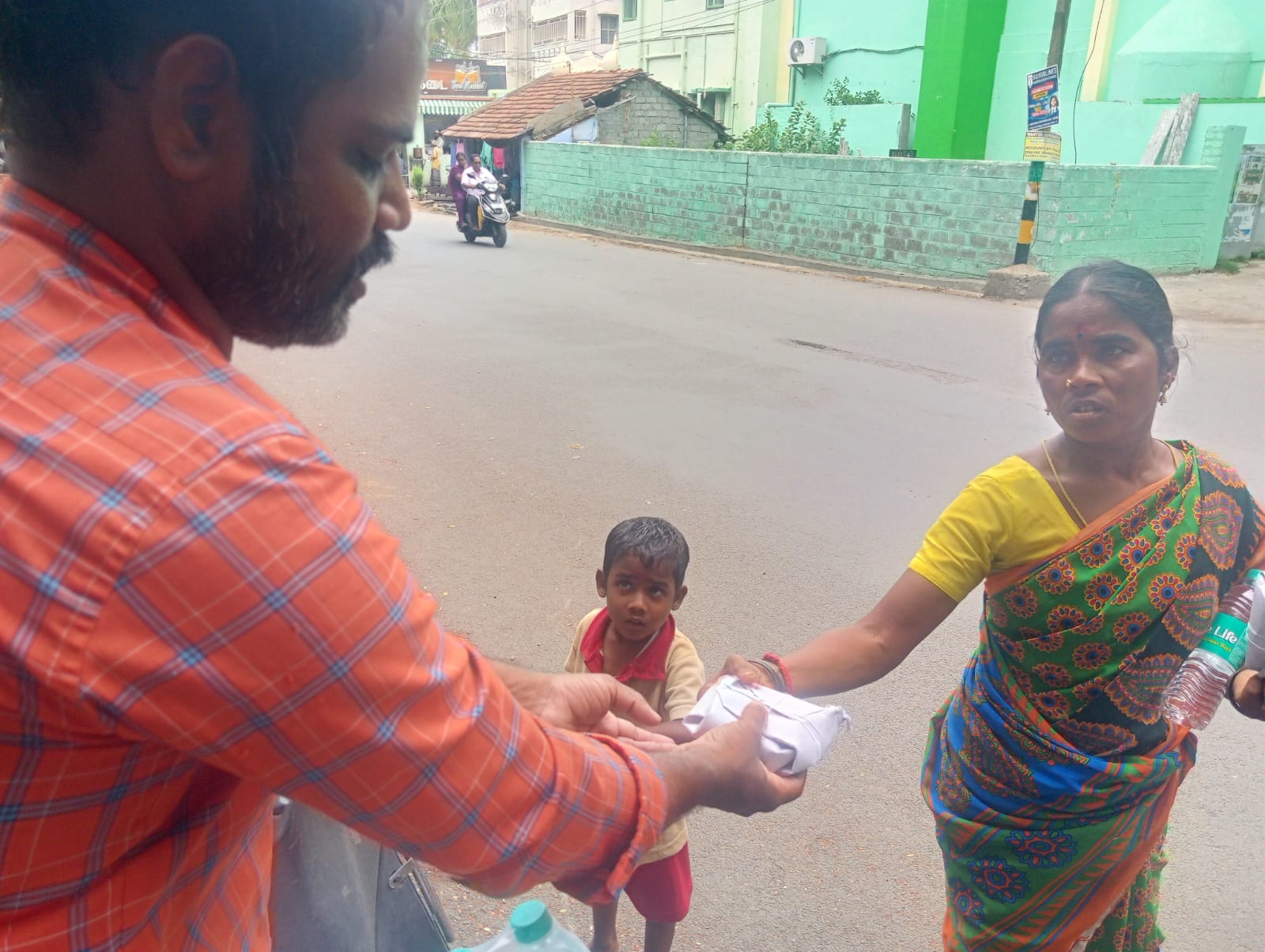 பசியை போக்குவோம் – அன்பை பகிர்வோம்