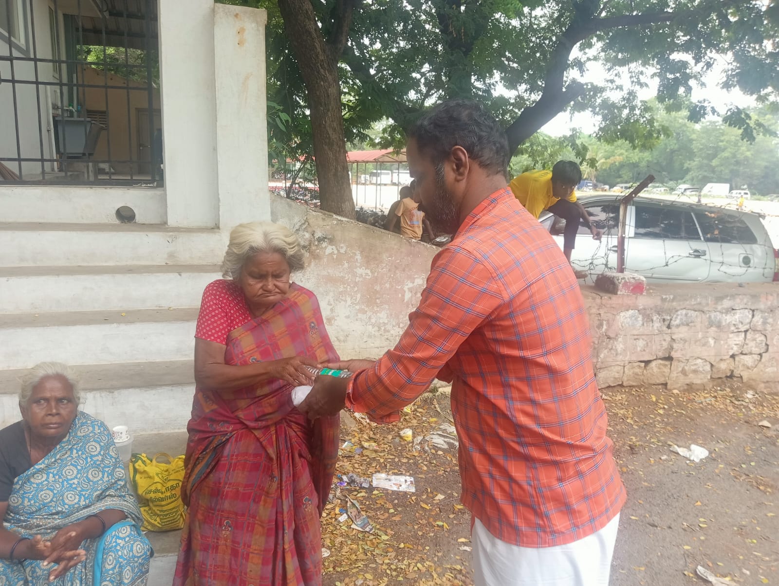 பசியை போக்குவோம் – அன்பை பகிர்வோம்