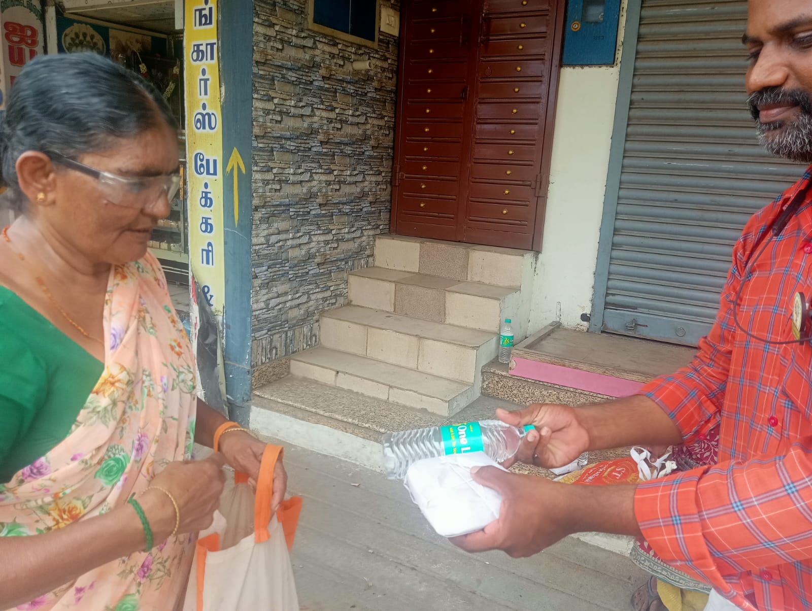 பசியை போக்குவோம் – அன்பை பகிர்வோம்
