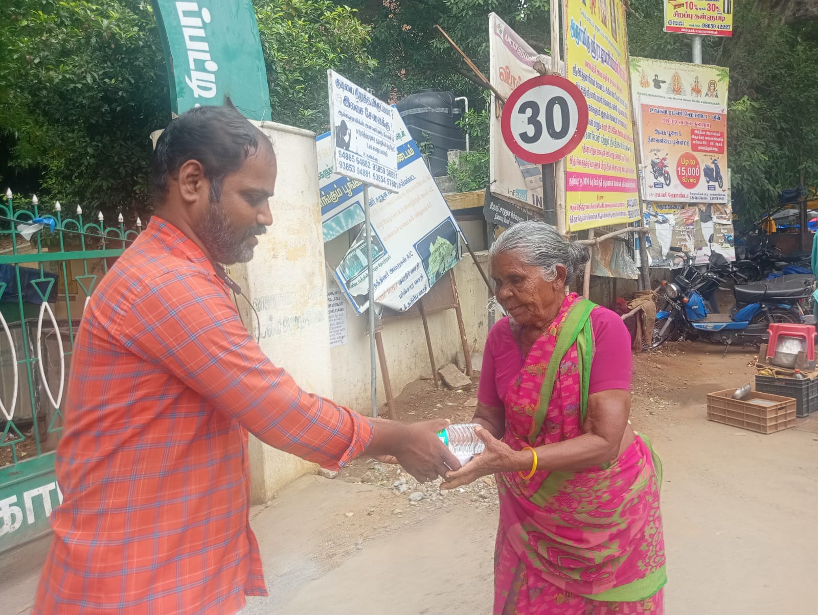 பசியை போக்குவோம் – அன்பை பகிர்வோம்