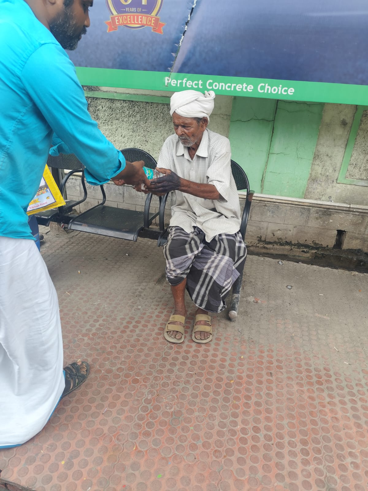 தமிழ் மொழியின் பிறந்தநாளை முன்னிட்டு Flowrish Foundation சார்பில் அன்னதானம் | 20.07.2026 | Salem