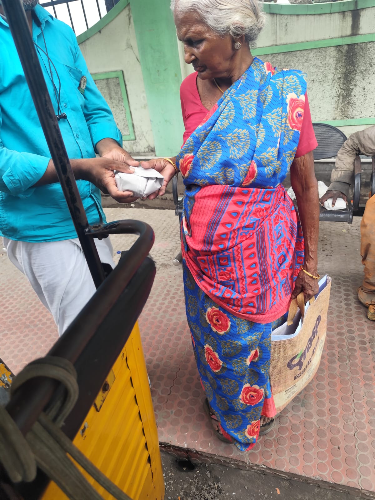 தமிழ் மொழியின் பிறந்தநாளை முன்னிட்டு Flowrish Foundation சார்பில் அன்னதானம் | 20.07.2026 | Salem