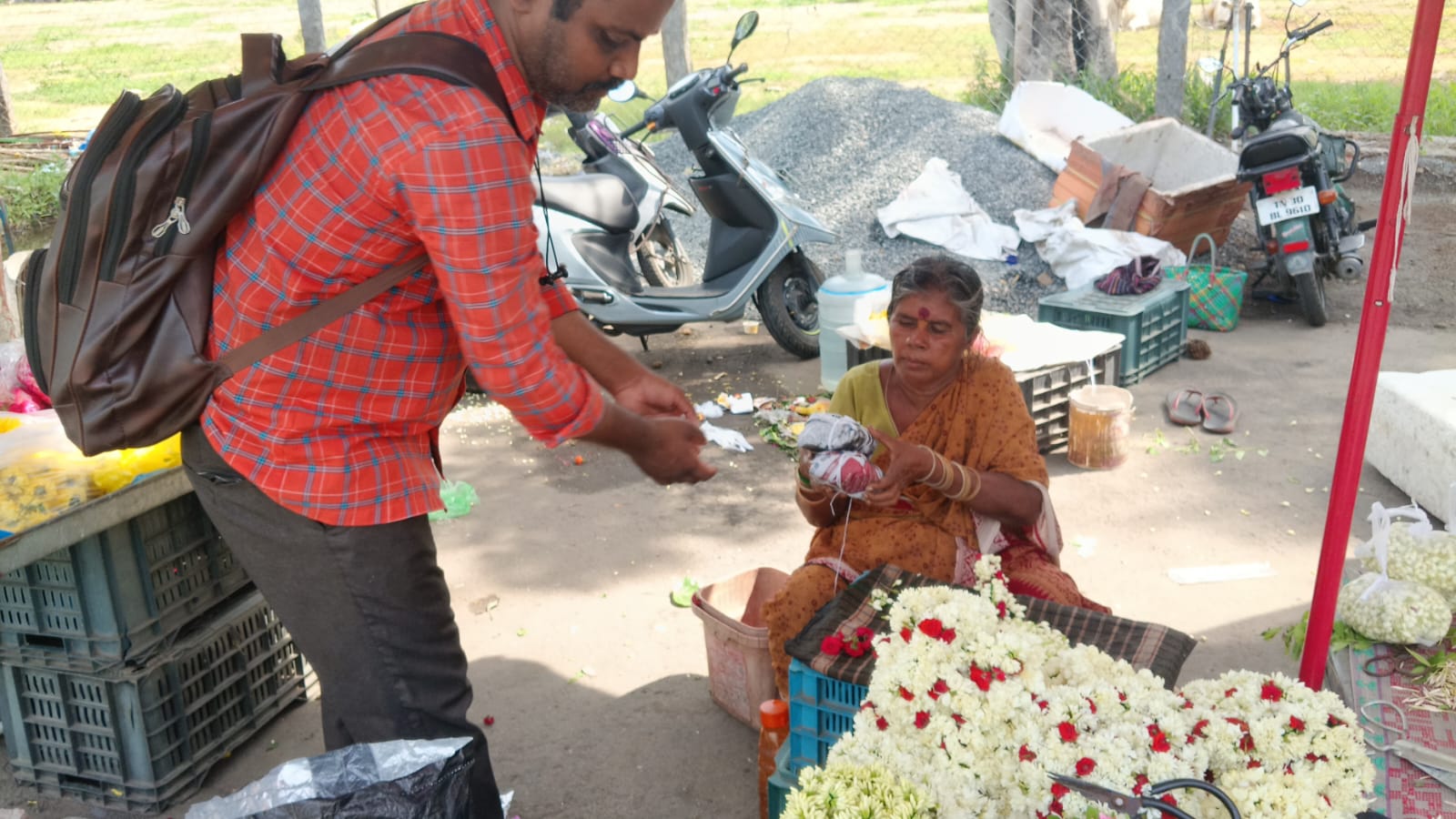 12/08/2025 திரு. முத்துக்குமார் ஐயா அவர்களின் மாபெரும் அன்னதானம்