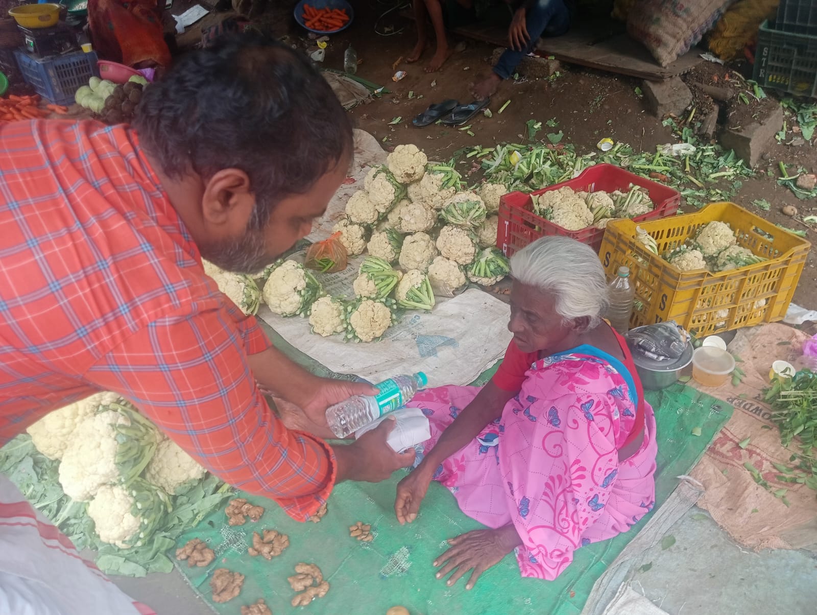 V.மதுரவேலனின் & பாலாஜி பிறந்தநாளை முன்னிட்டு Flowrish Foundation சார்பில் 100 நபர்களுக்கு அன்னதானம் | 30.08.2026 | Salem