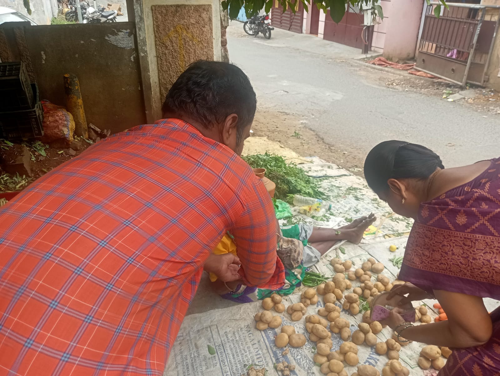 V.மதுரவேலனின் & பாலாஜி பிறந்தநாளை முன்னிட்டு Flowrish Foundation சார்பில் 100 நபர்களுக்கு அன்னதானம் | 30.08.2026 | Salem