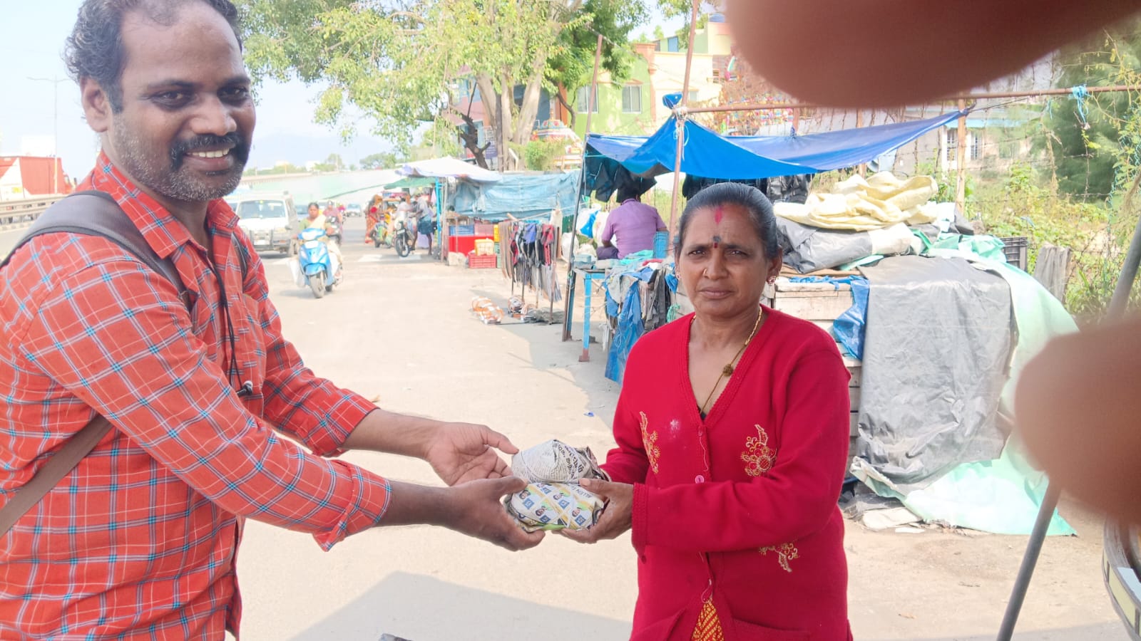 V.மதுரவேலனின் & பாலாஜி பிறந்தநாளை முன்னிட்டு Flowrish Foundation சார்பில் 100 நபர்களுக்கு அன்னதானம் | 30.08.2026 | Salem